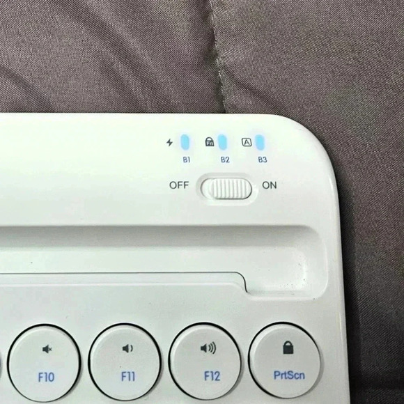 Macally wireless rechargeable keyboard‎ - Picture 2 of 6